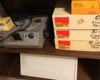 Slide projector and carousels