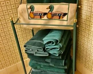 Stand with towels