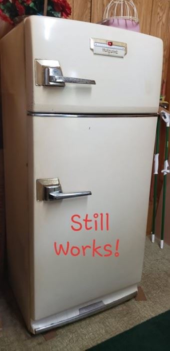working vintage fridge