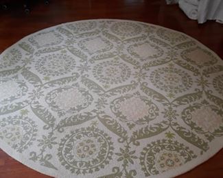 Wool rug, 8 feet in diameter 