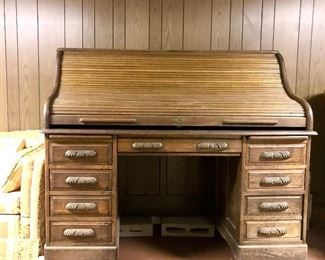$475-Wonderful, Antique Roll Top Desk, in good working condition, with compartmentalized storage inside (see next picture). 4' 10" Wide X