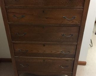 46.5 x 32 x 18 Vintage oak dove tail dresser 