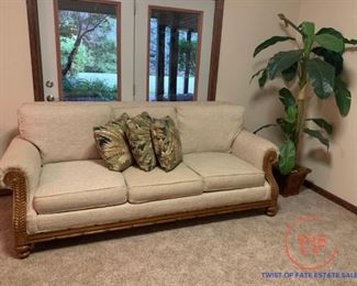 TOMMY BAHAMA Sofa
