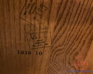 TELL CITY CHAIR COMPANY Table and Chair Set