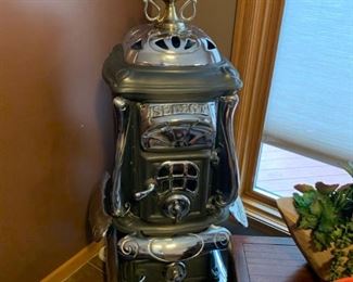 Vintage Potbelly Cast Iron Stove - SELECT NO 51