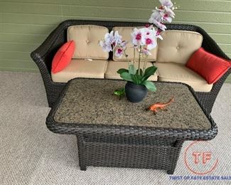 SUNBRELLA Wicker Outdoor/Sunroom Patio Furniture