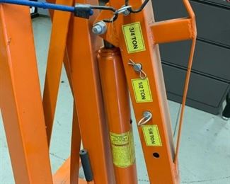 Hydraulic Engine Hoist