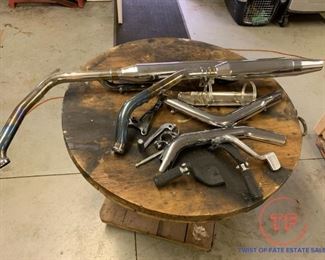 2016 HARLEY DAVIDSON Street Bob Exhaust Pipes and Accessories