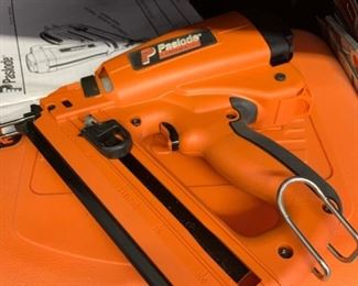 PASLODE Cordless 16 Gauge Nailer