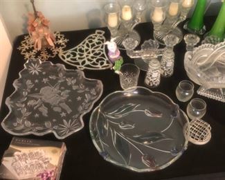Table of various glass and brass items, $2 - $5