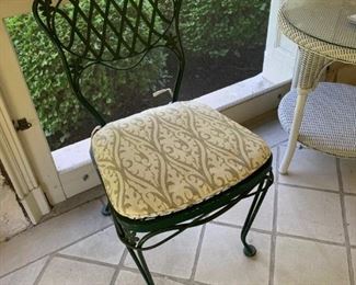 There are 5 of these matching chairs with cushions