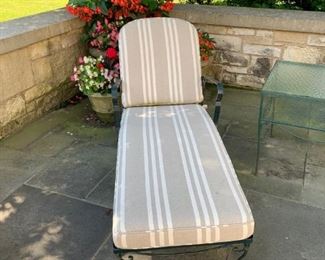 Woodard chaise picture 1 of 2