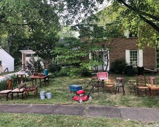Stuff for sale in Front of house