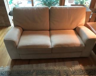 ROCHE BOBOIS LOVESEAT SUEDE LEATHER. 60W'X31HX35"D -