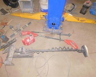 Minkota Boat motor, levels, gas can