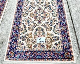 Lot 1014 Buy it Now $85.00	Lovely Karastan Rug. Looks to have some discoloring on half of rug (signs of sun?). Needs a good cleaning. 