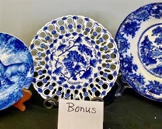 Lot 1091. Buy it Now $35.00  4 Pieces of Vintage Flow Blue (2 nine inch bowls, 1 7.5" bowl and 10" plate), + 3 Bonus Items 