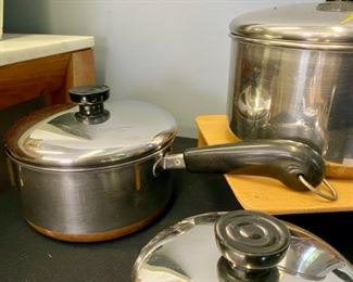 Lot 1125.  5 pc. Revere ware Copper Clad Pans #88. With lids. All in need of some cleaning, but in great structural condition.  2, 3/4 qt. small saucepans. 2, 2 qt. med saucepan. 1, 4 qt. larger pan.  Lot 1125.  5 pc. Revere ware Copper Clad Pans #88. With lids. All in need of some cleaning, but in great structural condition.  2, 3/4 qt. small saucepans. 2, 2 qt. med saucepan. 1, 4 qt. larger pan.  $60