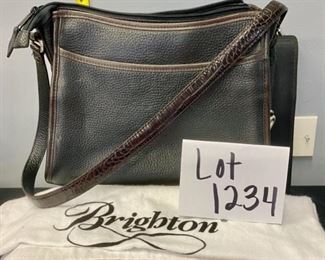 Lot 1234.  Brighton Leather Pebble Handbag in perfect condition. 10x8.5 w/reptile skin trim & strap. Dustbag included. $48