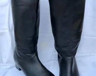 Lot 1162.   Pair of Régence Boots, Black leather. Size 39   $28