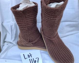 Lot 1167.  Brown knit UGGS size 10  $30