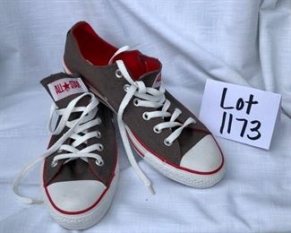 Lot 1173.  Converse All Star Chuck Taylors  Women's 10, Men's 8  Possibly never worn  $18