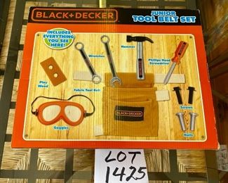Lot 1425.  $14.00.  B&D Junior Tool Belt Set.  Perfect for your carpenter's helper.