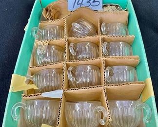 Lot 1435.  $14.00. 14 Vintage Glass Punch Bowl Cups. 		