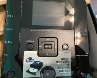 #40 Sony Make Believe 
DV Direct 
Multi Functional DVD Recorder. 
Transfer home movies and digital photos easily without PC $75