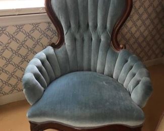 $550 - Vintage Victorian Rose crushed velvet ladies parlour chair. Tufted back and rich solid wood trim. Polished wood (perhaps mahogany) finish. Ornate carved rose floral design on crest of seat backs. Possibly circa 1950's origins. *Possibly* manufactured by Pelham, Shell, and Leckie. Original, unrestored, unrefinished. Some slight imperfections consistent with age and gentle wear. Approx H 40", W 26", D 30.5", Seat H 15"