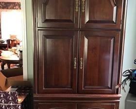 $850 (Photo #1) - 3-piece Pennsylvania House Cherry Entertainment Center / Wall Unit. Pictured is the center unit. Next photos are of the left and right cabinets which are identical. (Price is for all 3 pieces.)