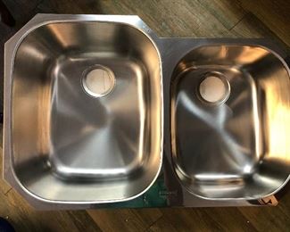 Brand new, never used. (Photo #1) Franke Double Basin Undermount 18-Gauge Stainless Steel Kitchen Sink. Elegance and high quality for a kitchen remodel. Not sure of model. Retailed over $750 - asking $550