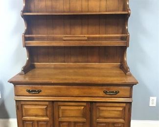 Vintage Pennsylvania House maple hutch and buffet. 45x19x72. Great condition - scratched are on bottom right leg - $650