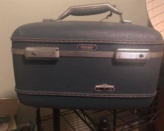 Vintage 1960s Classic American Tourister TIARA Hard Train Cosmetic Case, no key, no shelf. Fabric lining. $40 (Photo #1)