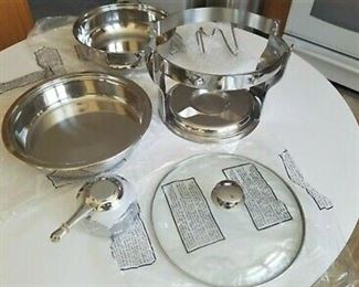NEW (Photo #2) - Culinary Essentials, 4 Quart, 3.7 liter, Round Stainless Steel Chafing Dish. $60 (retail is $99)