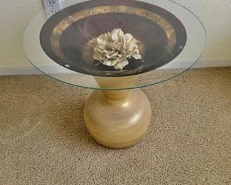 Accent Table w/Flower