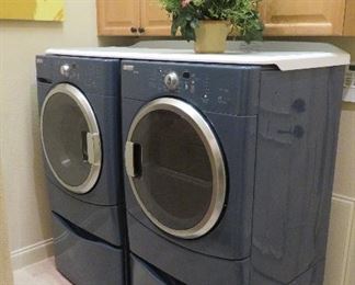Front load washer/dryer & pedestals Maytag Epic Z