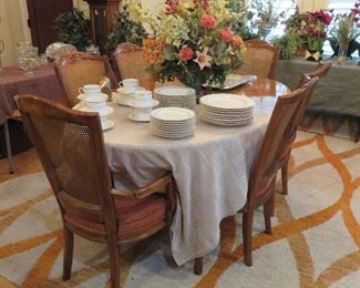 Dining table & chairs - French Provincial table with 6 chairs