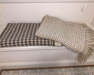 Set of wool throw blankets in great condition - set $75
