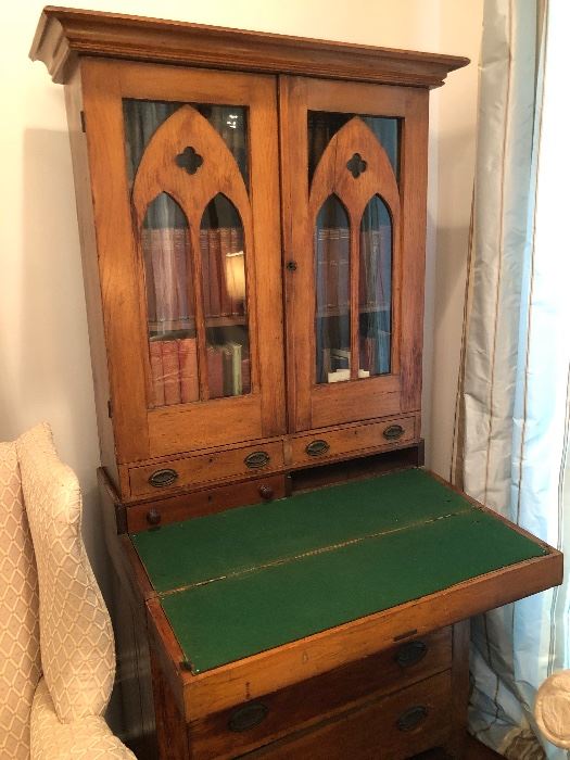 Early Primitive Secretary