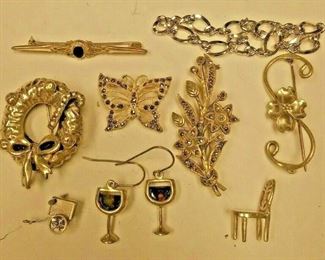 https://www.ebay.com/itm/114314457547	WL3026 10 PIECE LOT OF USED VINTAGE STERLING SILVER JEWELRY	Auction	 Starts After 6PM 07/22/2020 
