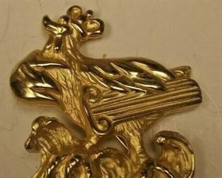 https://www.ebay.com/itm/124267482153	WL3029 USED VINTAGE  GOLD TONE 2013  HIGH PRIEST OF MITHRAS   KREWE FAVOR PIN NEW ORLEANS MARDI-GRAS  MADE BY ADLER BACK MARKED CALIPH 2013 HPM MADE BY ADLER	Auction	 Starts After 6PM 07/22/2020 
