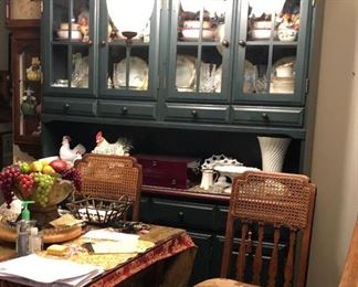 https://www.ebay.com/itm/124268129467	WL4004: Hunter Green Hutch / China Cabinet Local Pickup	Auction	 Starts After 6PM 07/22/2020 
