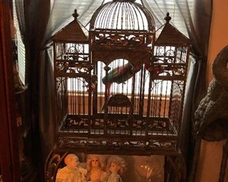 https://www.ebay.com/itm/114315413312	WL5021: Antique Metal Birdcage on Stand Local Pickup	Auction	 Starts After 6PM 07/22/2020 
