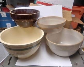 https://www.ebay.com/itm/124270011359 WL3055 USED VINTAGE LOT OF FOUR CERAMIC BOWLS Local Pickup Buy-It_Now  $30.00 