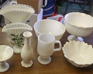 https://www.ebay.com/itm/114317668390 "WL3062 LOT OF 13 PCS OF USED VINTAGE MILK GLASS.   BOWLS, VASES, CUPS, CANDY DISHS, ETC. Local Pickup" Buy-It_Now $40.00 