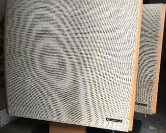 Blonde Dahlquit DQ-10 floor speakers
$300 firm