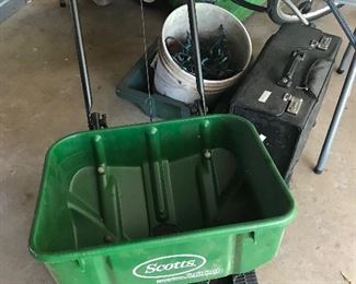 Scott’s spreader
