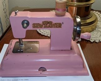 KAY an EE Sew Master Pink Sewing Machine