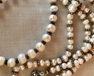 $40 Detail of pearls 